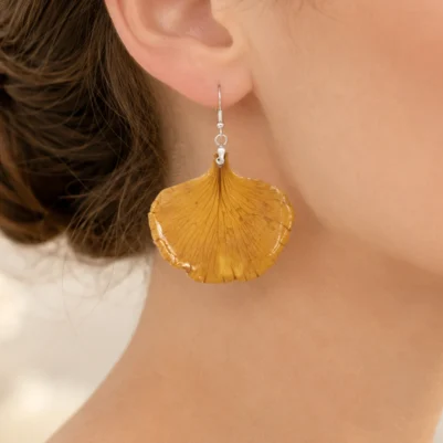 Boucles d&rsquo;oreilles P&eacute;tales Dor&eacute;s