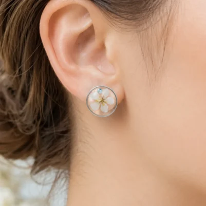 Boucles d&rsquo;oreilles Fleur Minimaliste